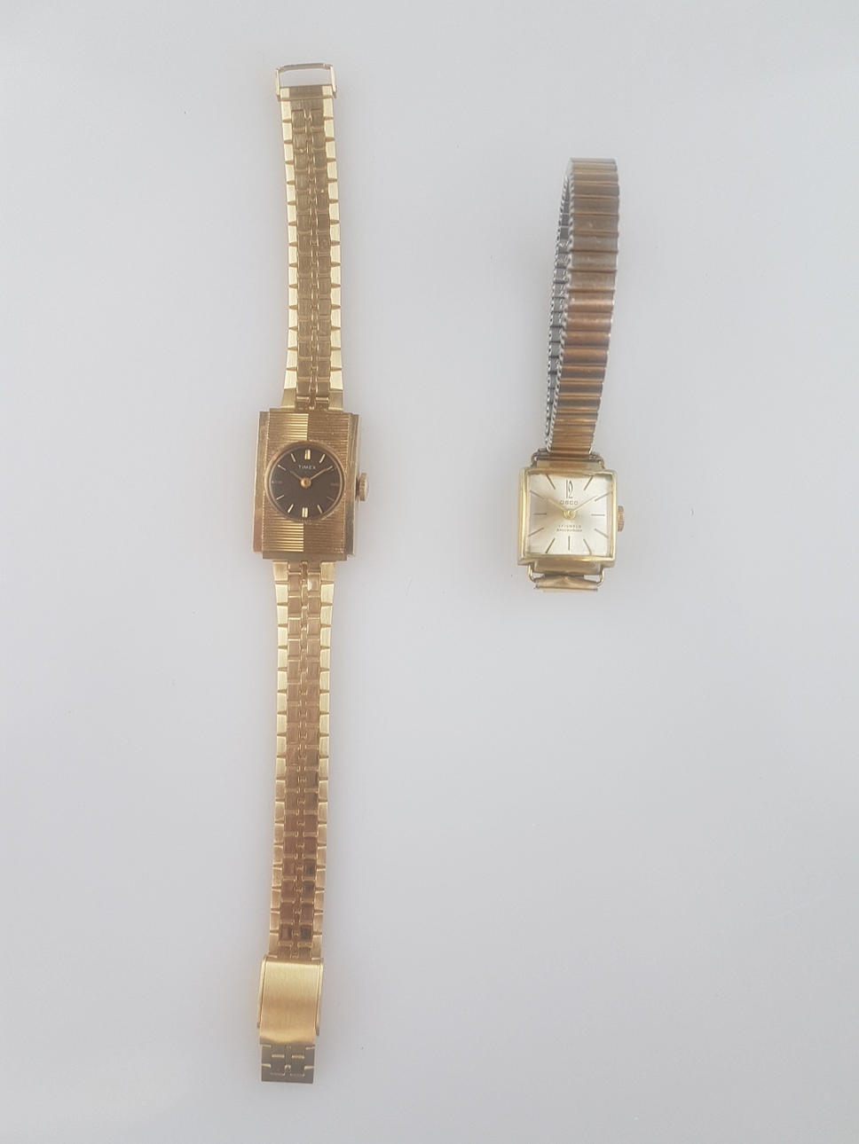 2 DAMEN ARMBANDUHREN, "Timex" und "Osco".