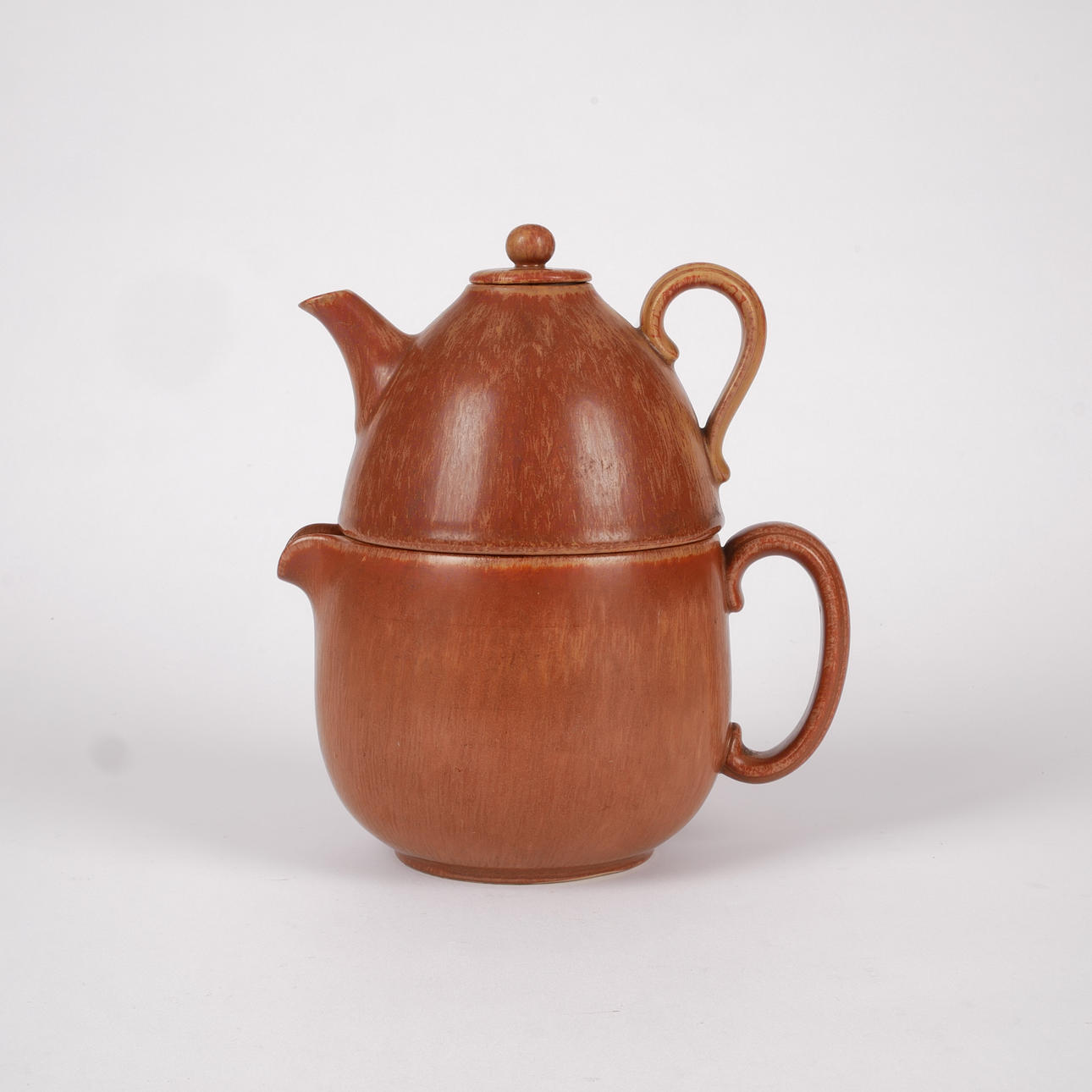 GUNNAR NYLUND. Teapot, brown glazed stoneware, Rörstrand.