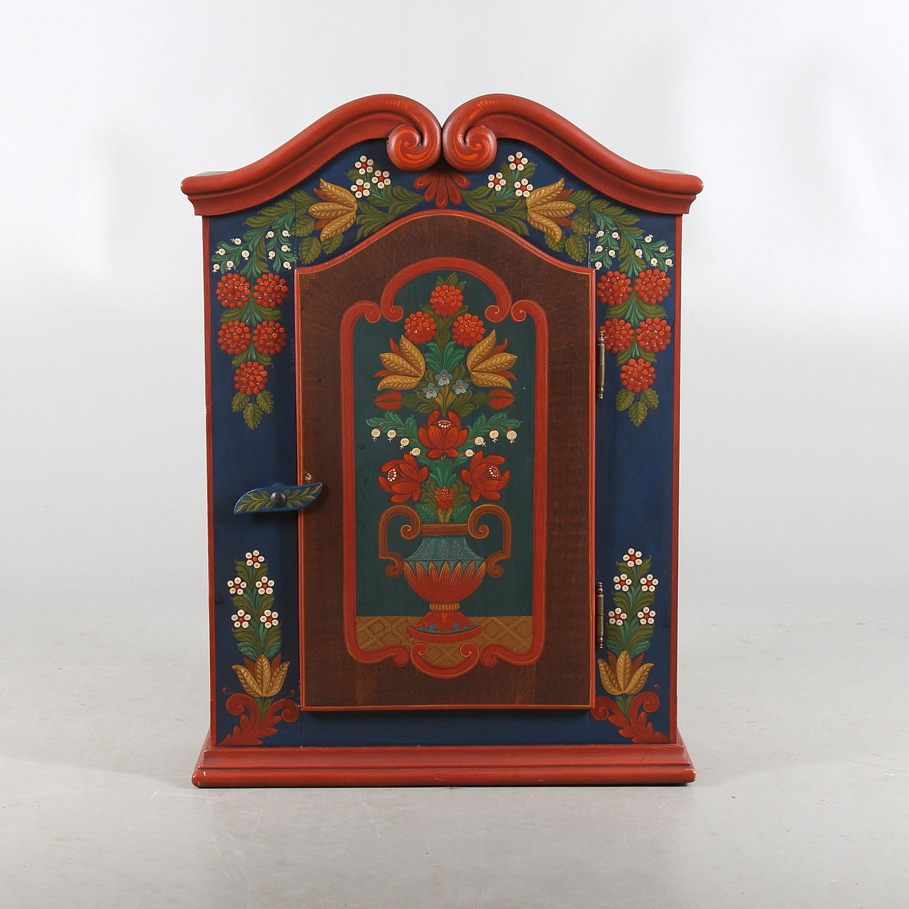 SKÅP, allmogestil, Ungern, 1900-tal.