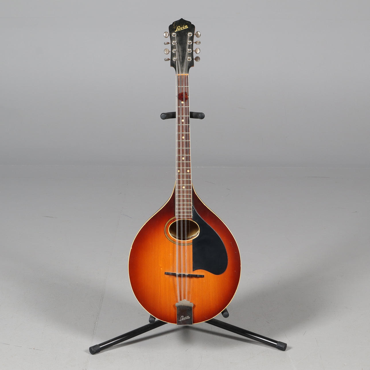 STRINGED INSTRUMENT, most likely octave mandolin, Levin. Collectables ...