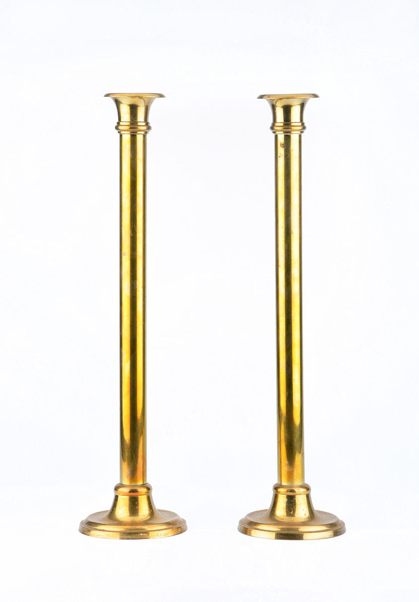 ”PAR ELEGANTA ART DECO LJUSSTAKE LJUSKRONOR”. Mässing, 1920/1950.