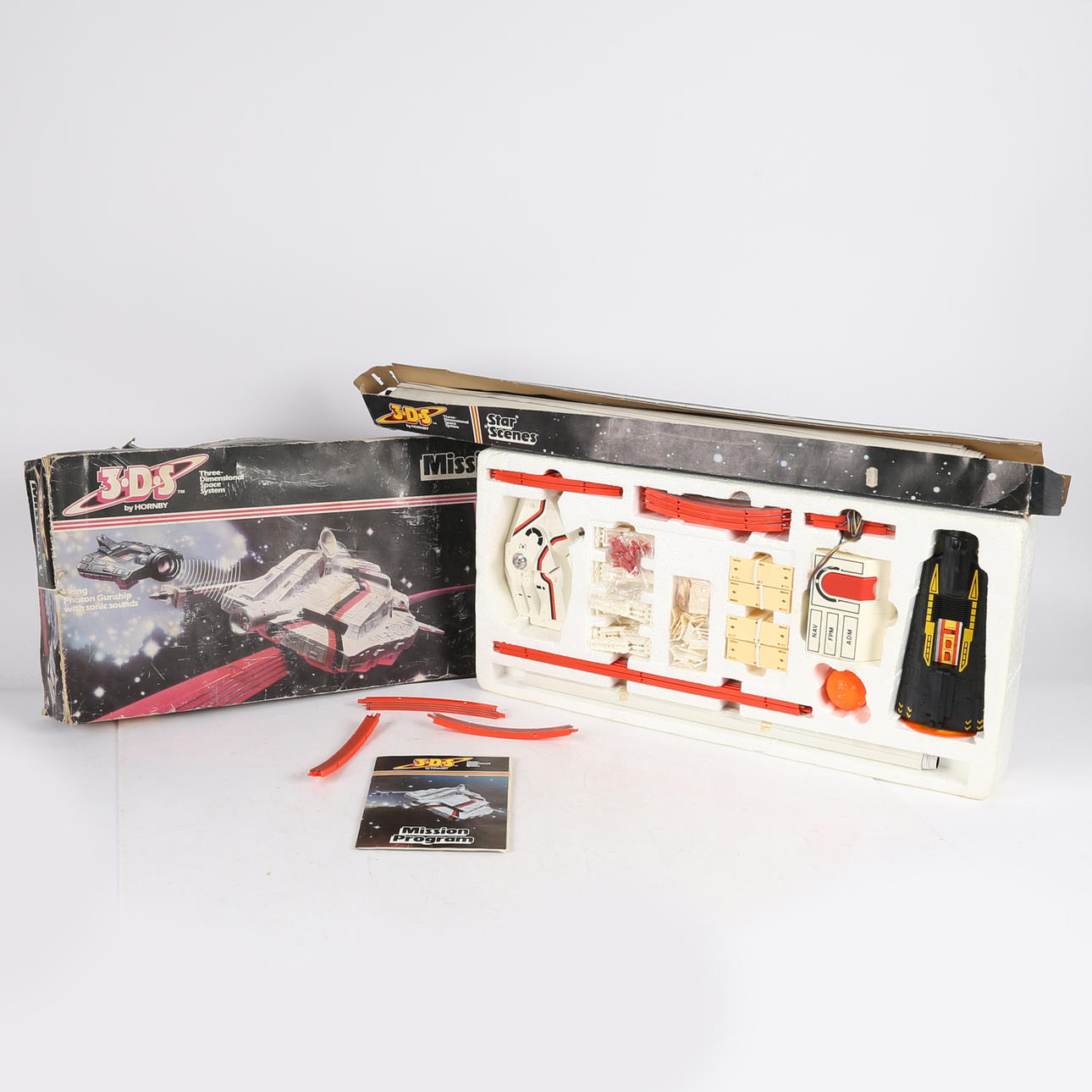 HORNBY TREDIMENSIONELLT RYMDSYSTEM.