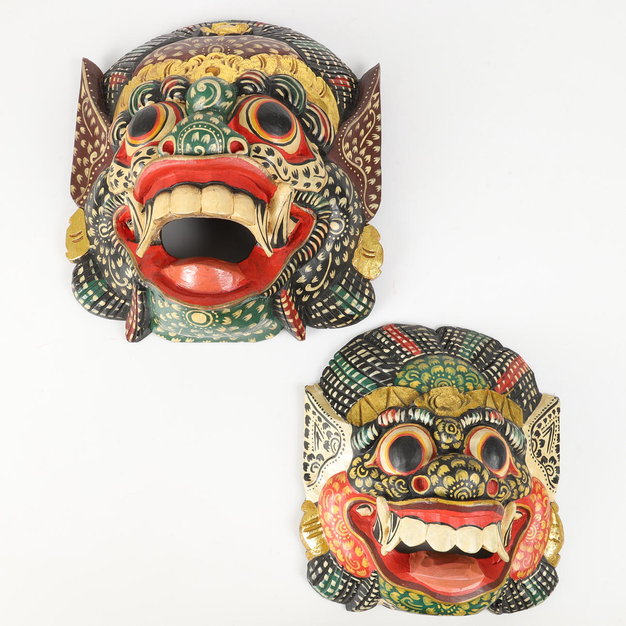 MASKER, 2 stycken, trä, Indonesien.