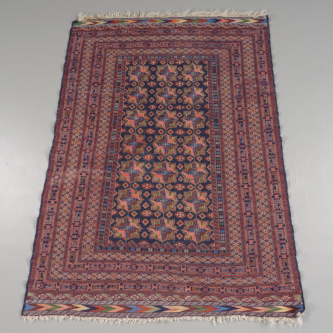 TEPPICH Kaukasischer Sumach, um 1900.