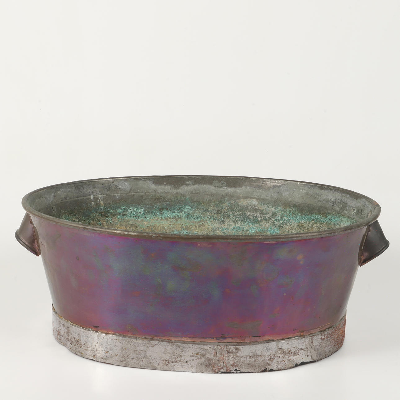 Glasschale mit Henkel, 20. Jahrhundert.