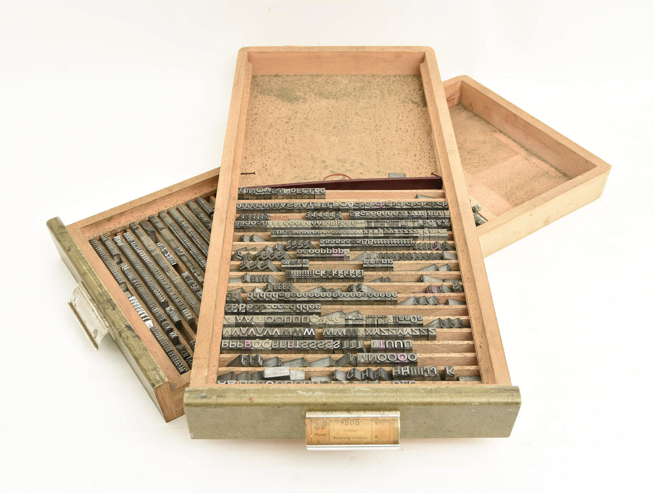 13 smala montrar, 6 stora montrar.