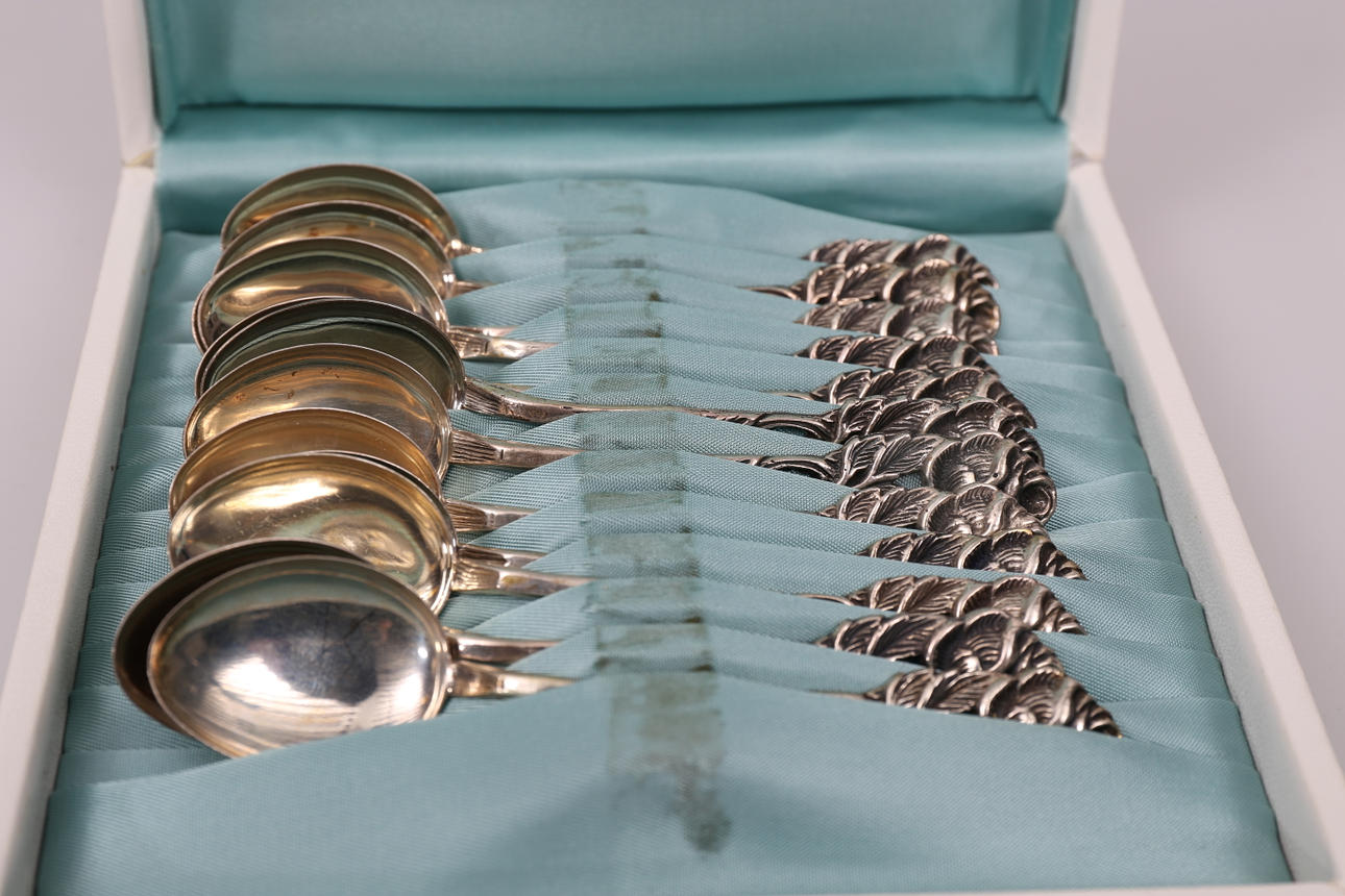 MOCKASKEDAR, silver, "Rosen", 138,6 gram.