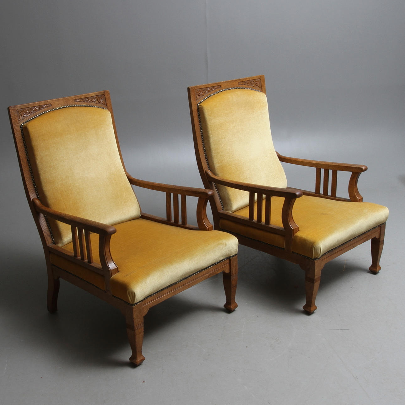 FÅTÖLJER, 1 par, ek, jugend, 1900-talets början.