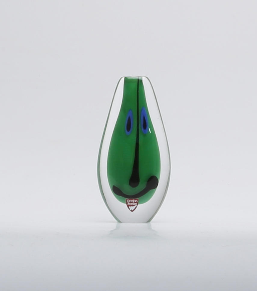 KONSTGLAS, vas, Anne NIlsson, Orrefors, signerad.