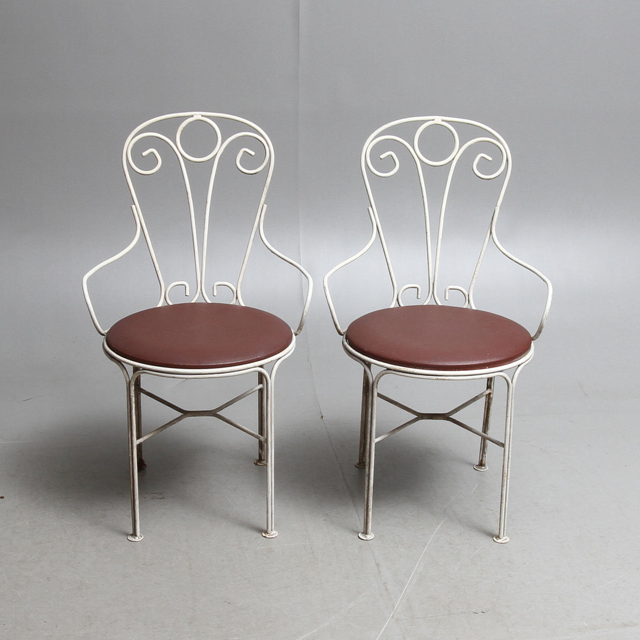 TRÄDGÅRDSSTOLAR, 2 st, smide, 1900-tal.