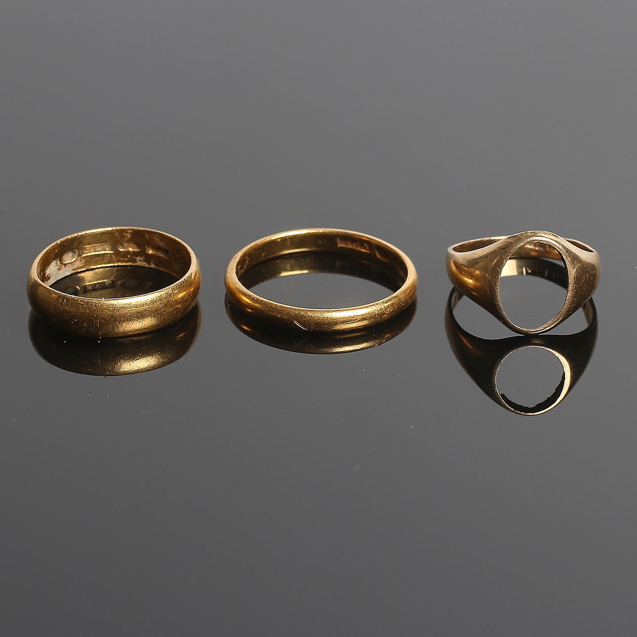 RINGAR, 3 st, 18k guld. Vikt 14 gram.