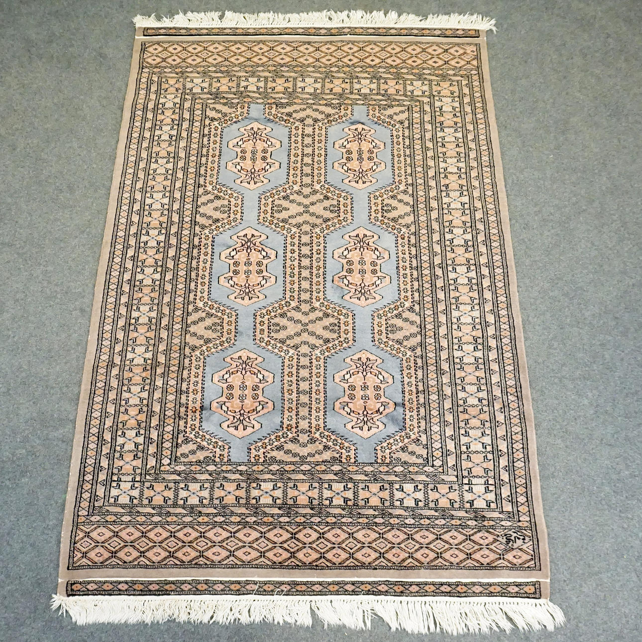 EIN TEPPICH, Pakistan, IKEA, 125 x 190 cm.