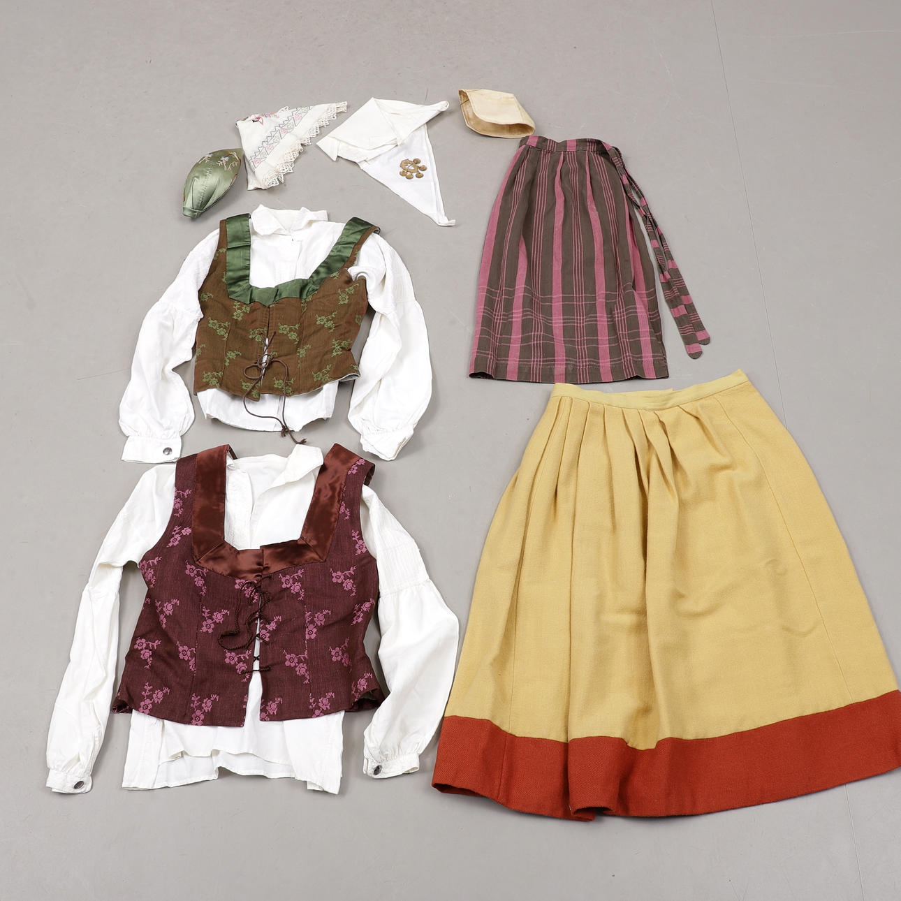 FOLKDRÄKT, 11 delar, Öland.