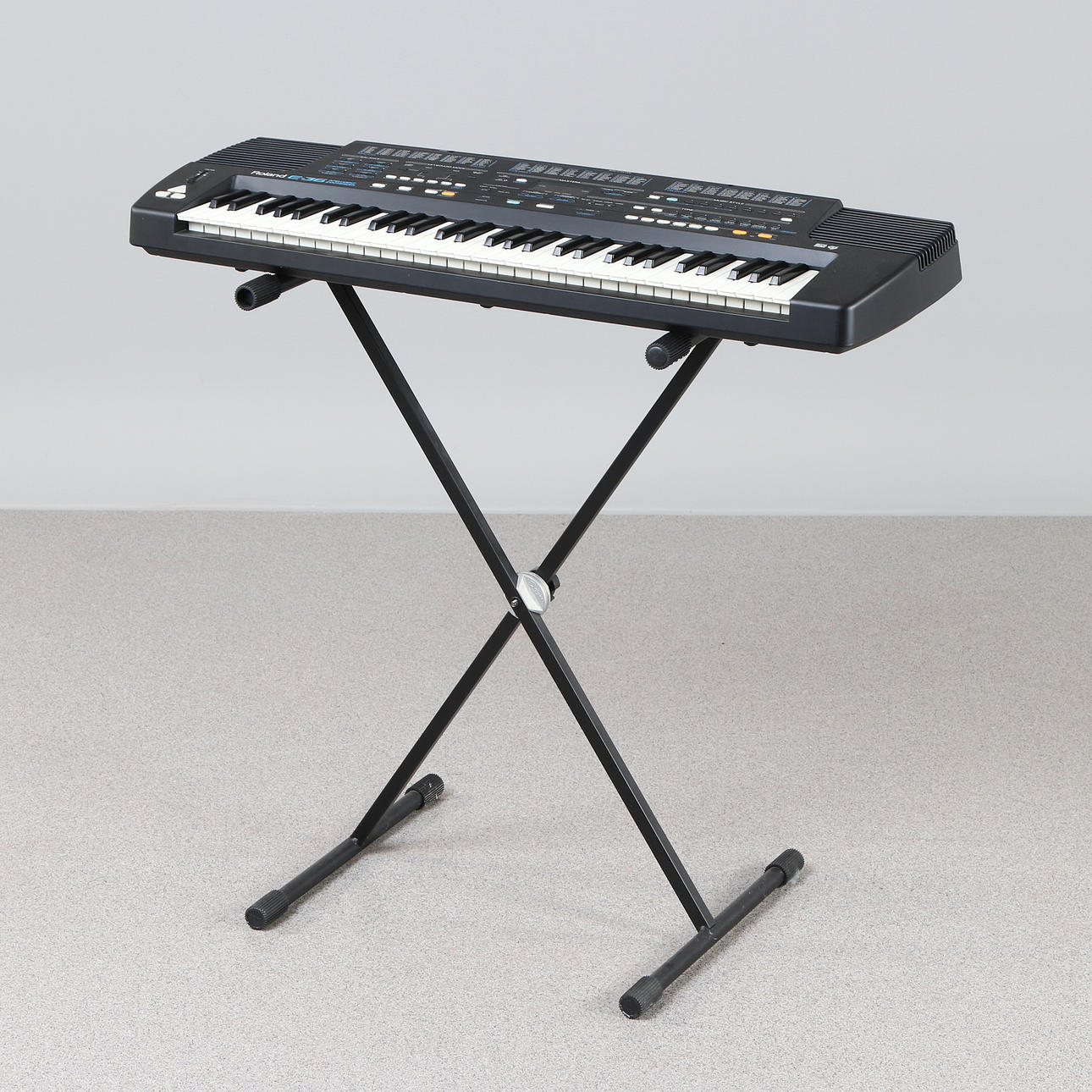 ROLAND, KEYBOARD. E-36.