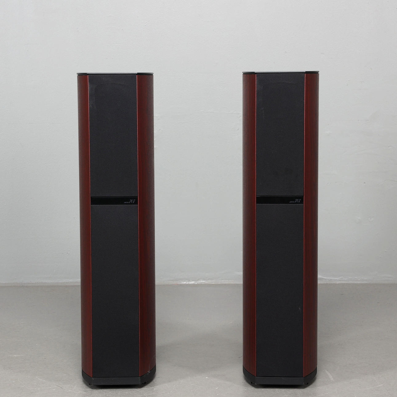 ALTAVOCES DE SUELO, Jamo, década de 1990, Dinamarca.