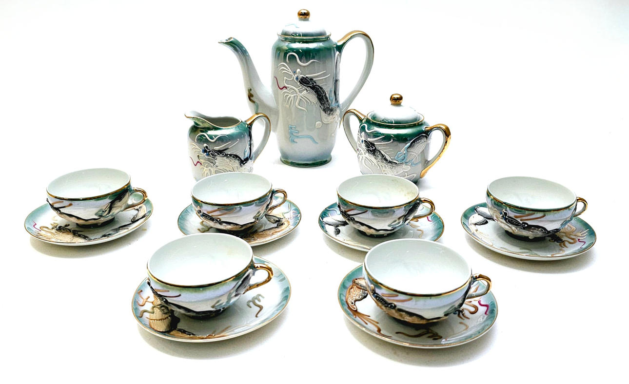 EIHO JAPANESE COFFEE SET IN EGGSHELL PORCELAIN.