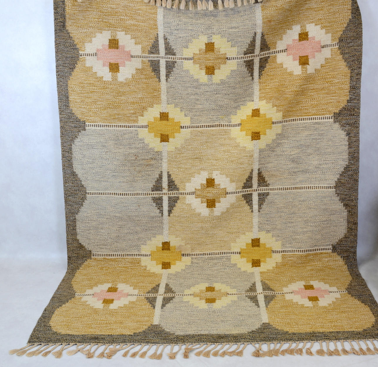 INGEGERD SILOW. RÖLLAKANMATTA, 280x196 cm.