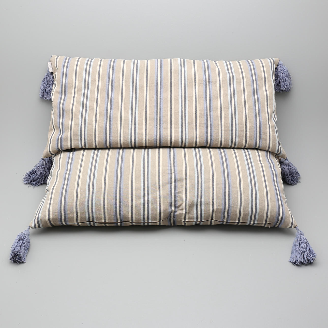 KUDDAR, ett par, LINUM, 2000-tal.