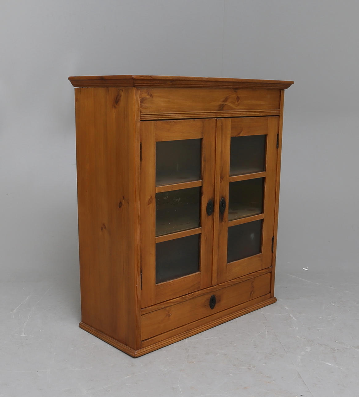 VÄGGSKÅP, vitrinmodell, 1800-tal.