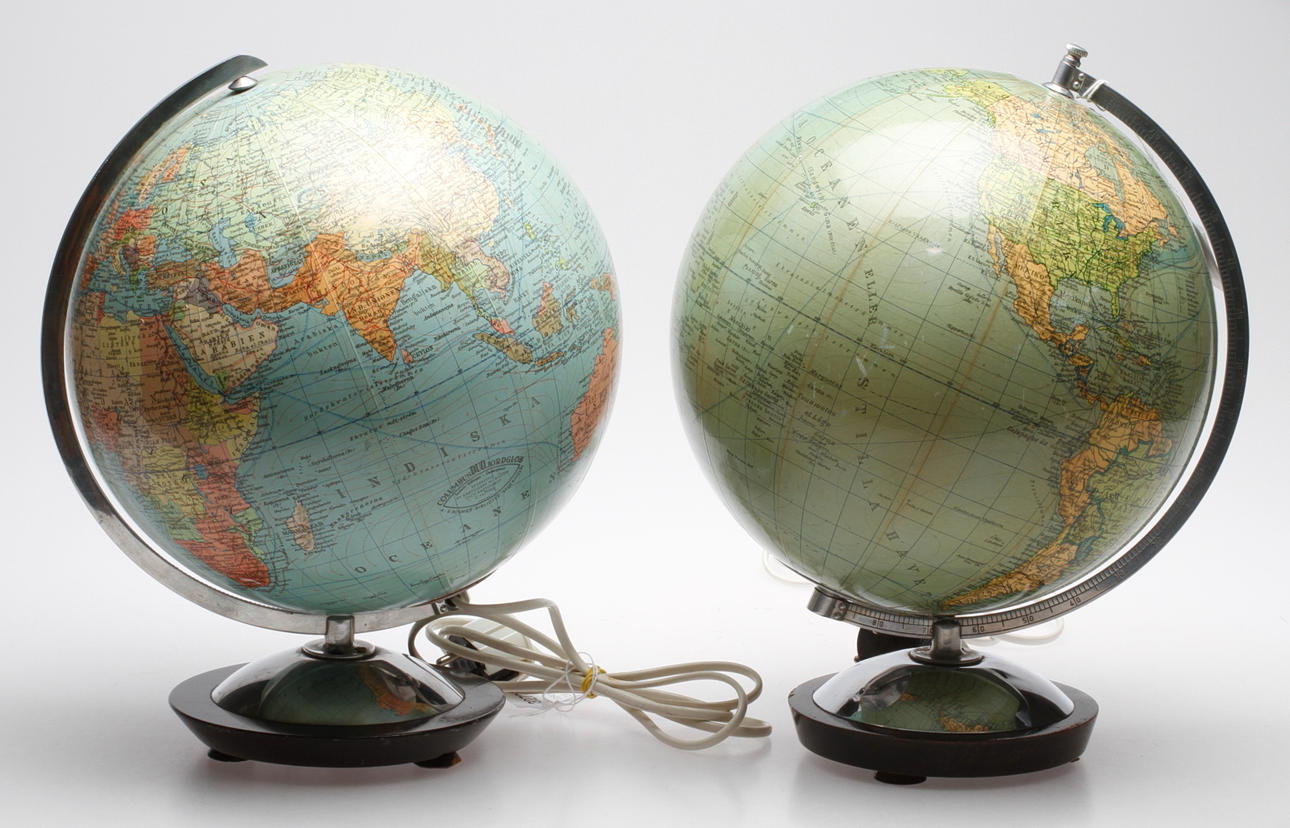 JORDGLOBAR, 2 st. Columbus, 1900-tal.