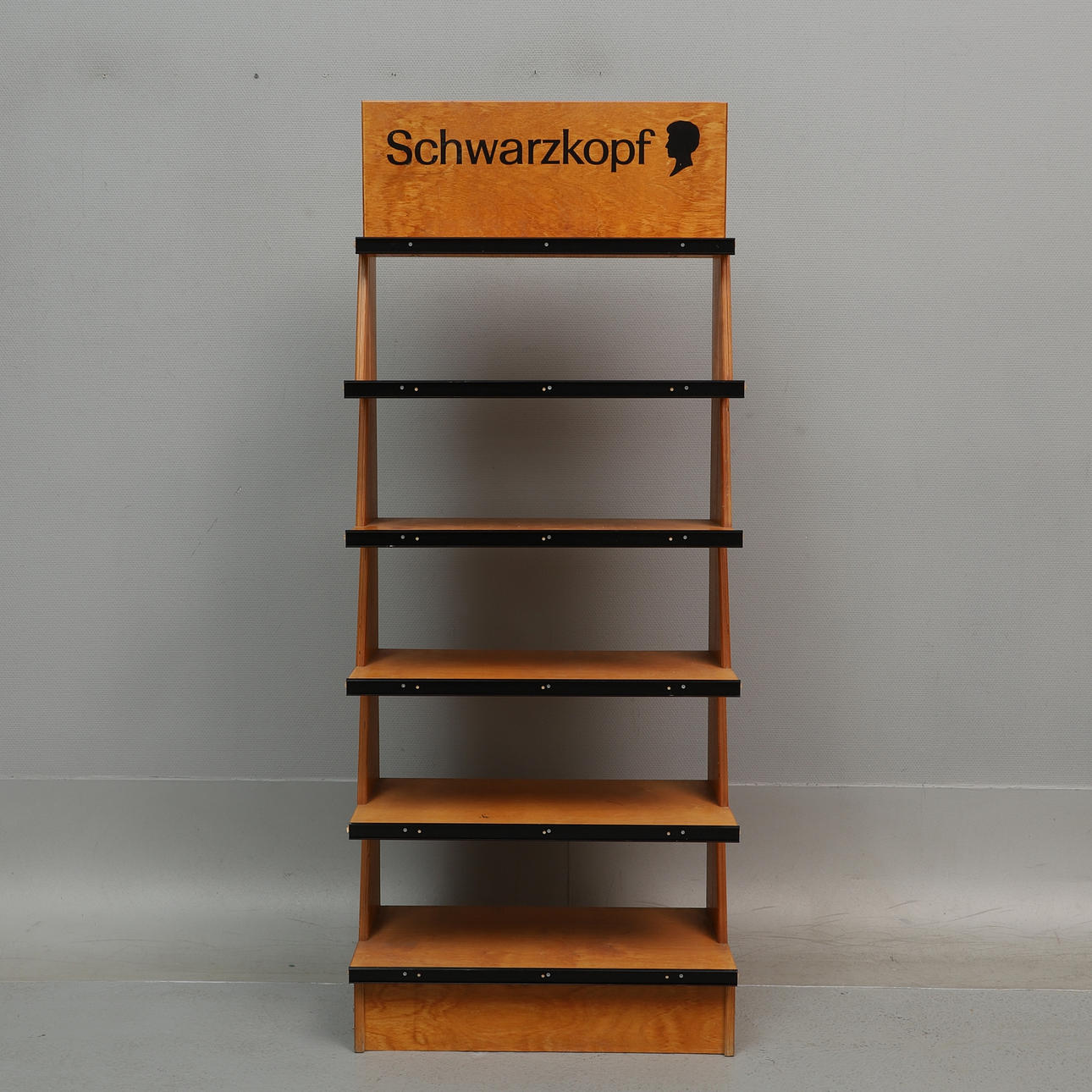 LADENREGAL, Schwarzkopf, Holz.