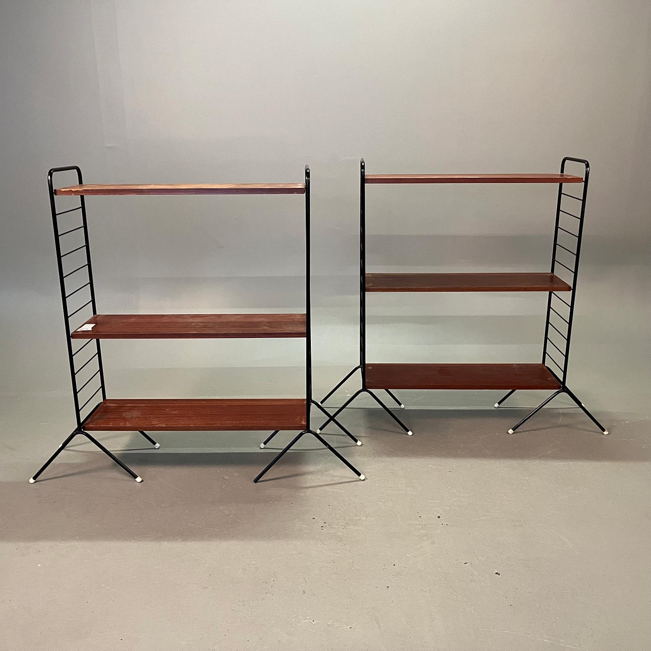 HYLLSYSTEM, string typ, 1950/60-tal. Möbler - Skåp & Hyllor - Auctionet