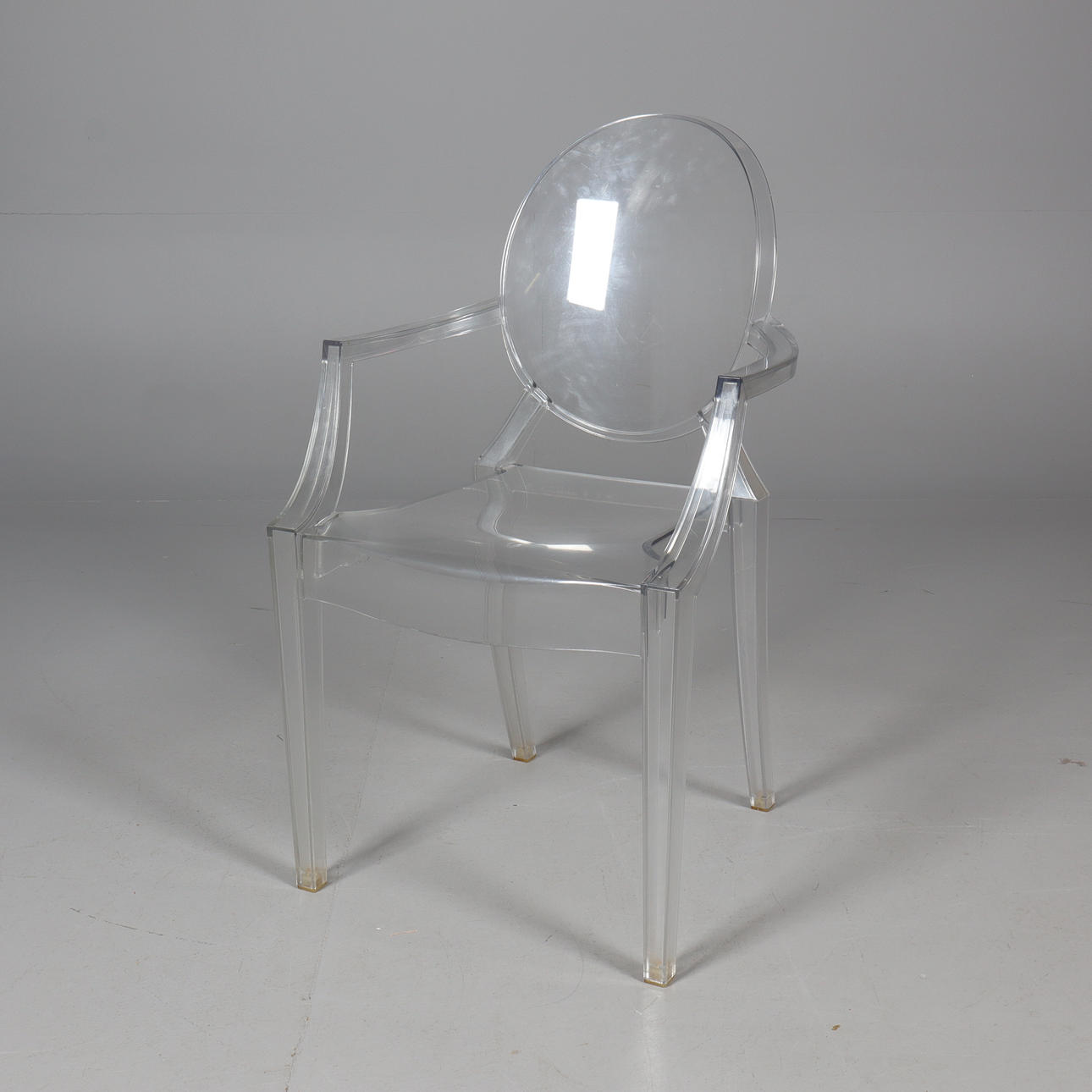 PHILIPPE STARCK. STUHL aus Kunststoff.