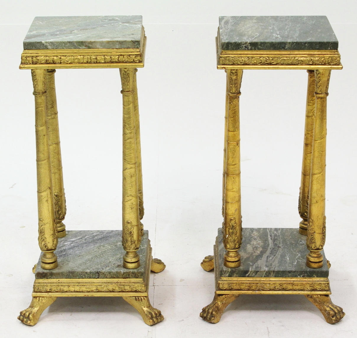 PIEDESTALER, 2 st, med marmoskiva.