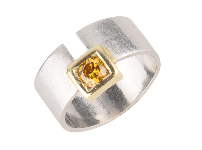 PLATINUM RING med gul (behandlad) Lysande ca.. 0,57 ct.