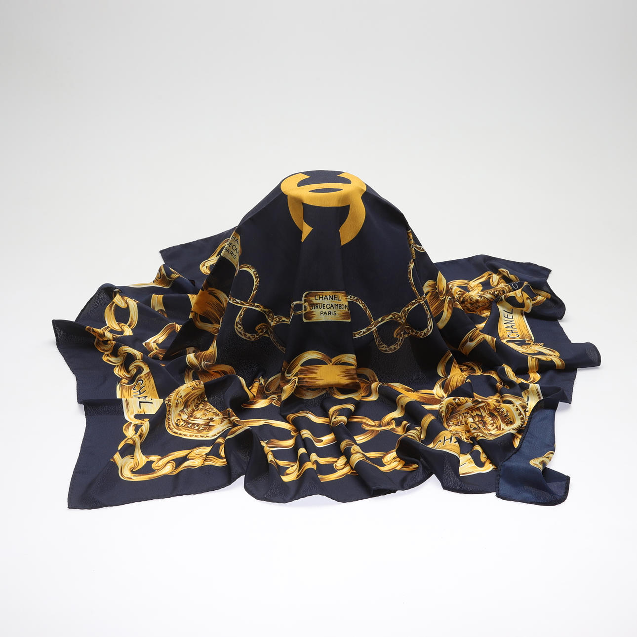 CHANEL. Bufanda, seda, Francia.