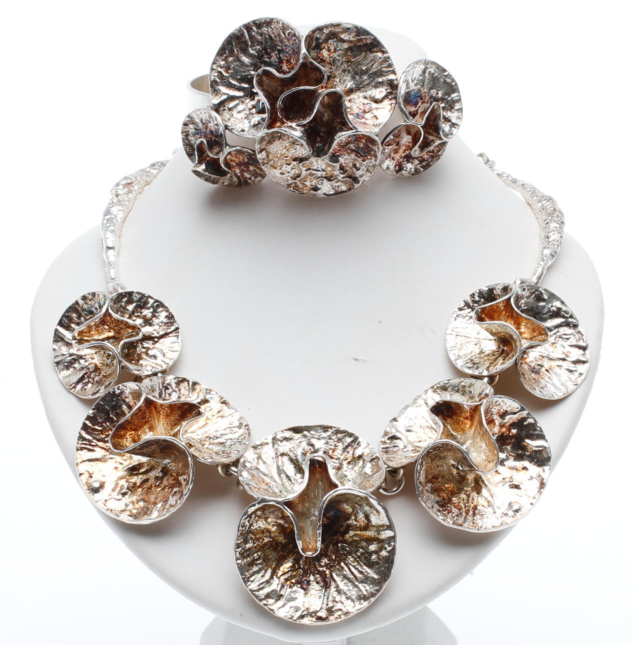 HALSSMYCKE och ARMBAND, silver, Theresia Hvorslev, Lidköping 1973-1975.