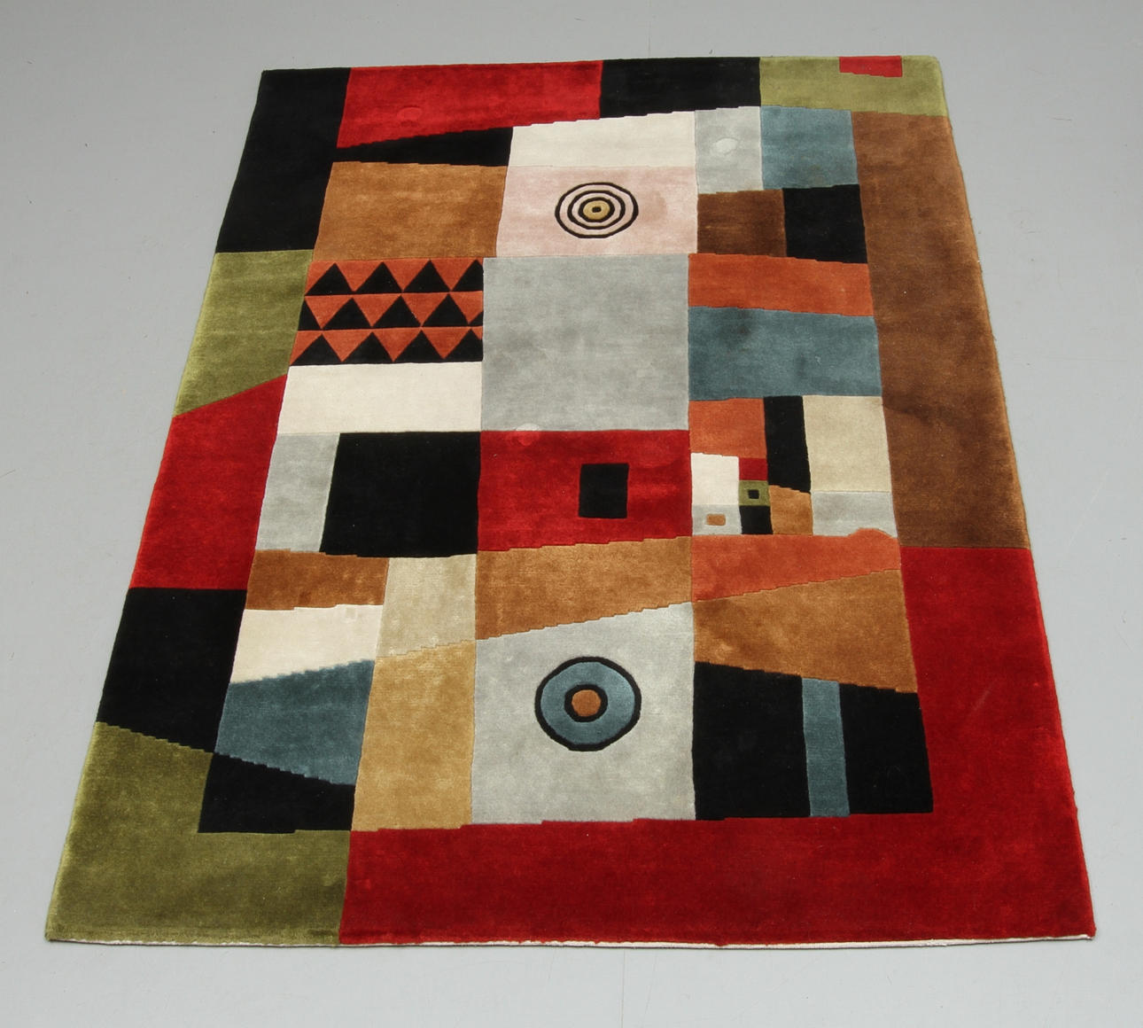 MATTA, modern, ca 195 x 143 cm.