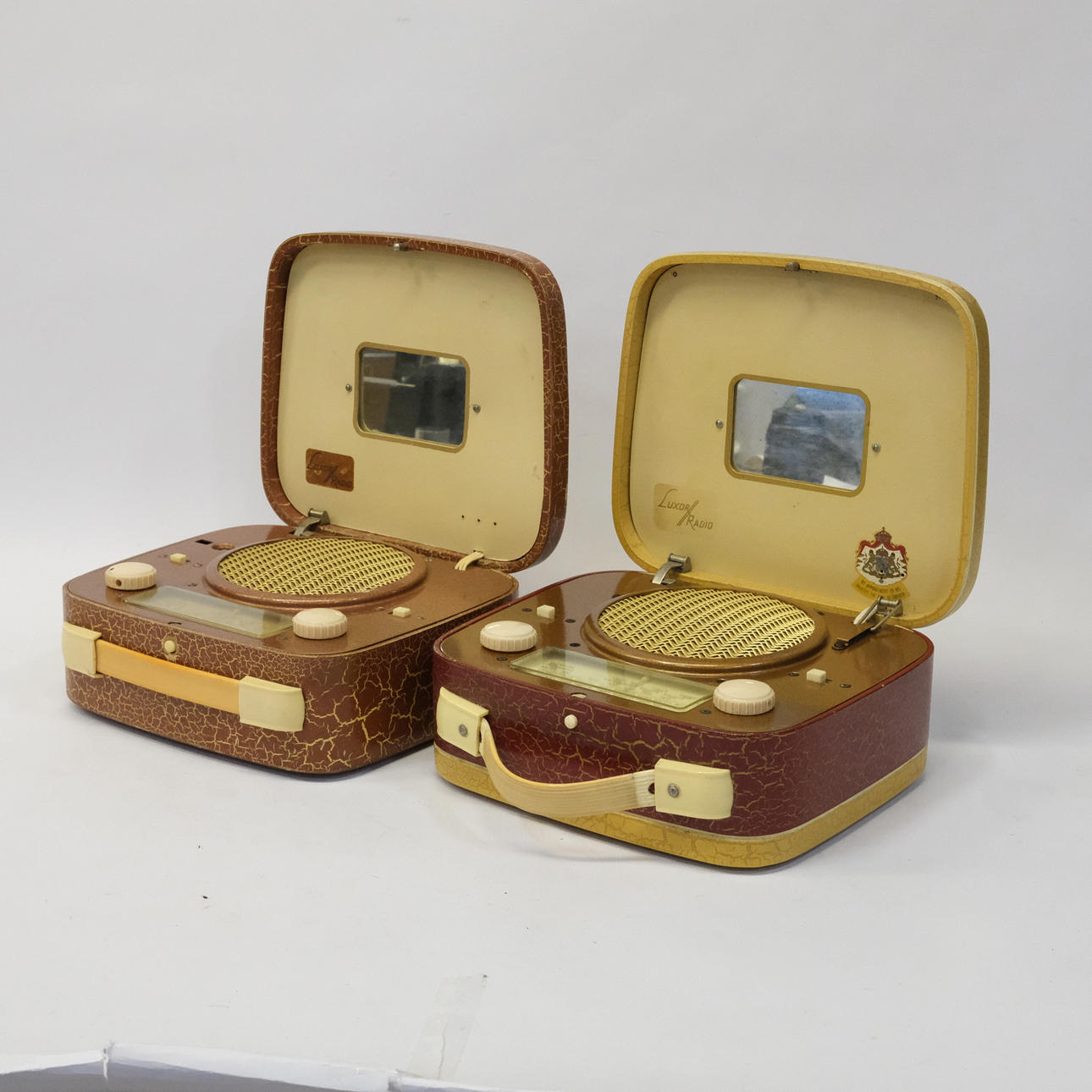 LUXOR. ZWEI REISERADIOS.