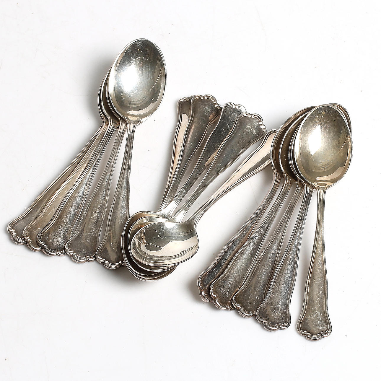 KAFFESKEDAR, 15 st, silver, "Hallbergsmodellen", Vikt 373 gram.