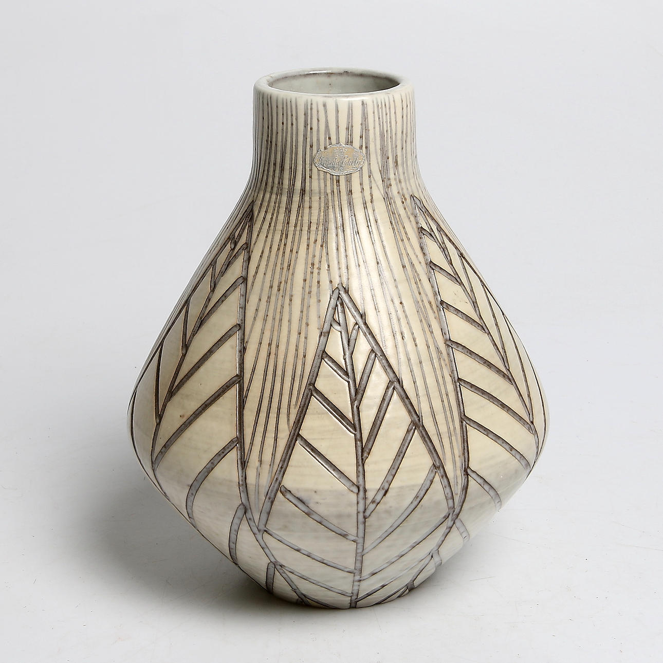 VAS, keramik, "Rhodos", Mari Simmulson, Upsala-Ekeby. 1900-talets mitt.