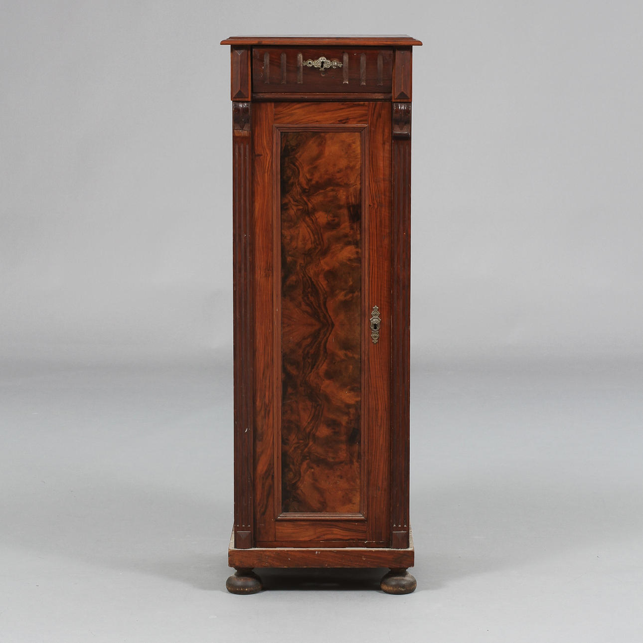 SKÅP, nyrenässans, 1800-tal.