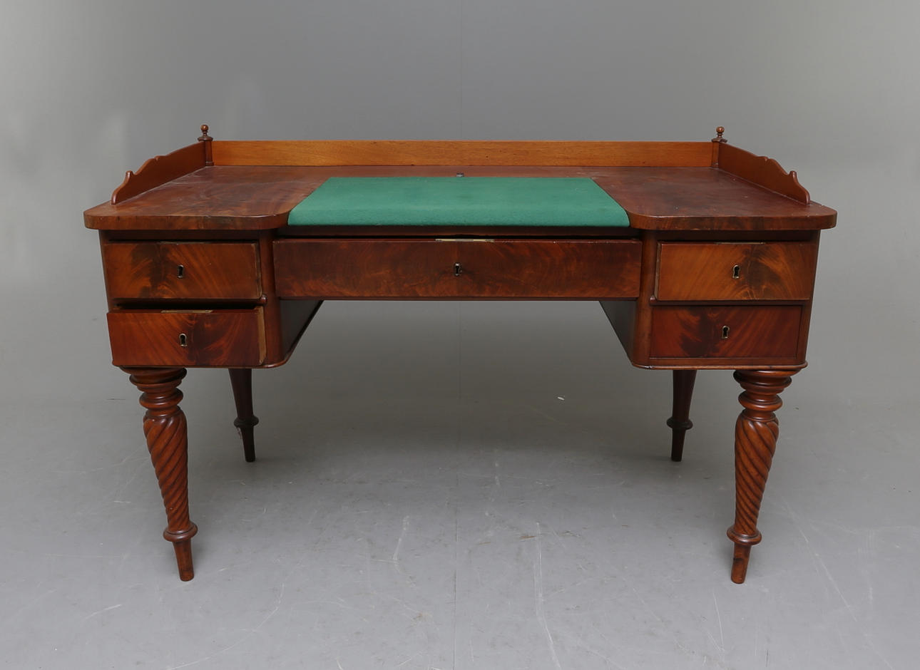 SKRIVBORD, 1800-tal.