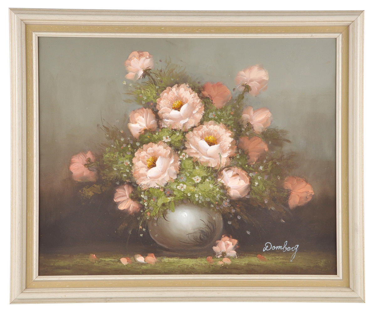 SIGNIERT DOMBERG. Stilleben. Rosa rosor i vas.