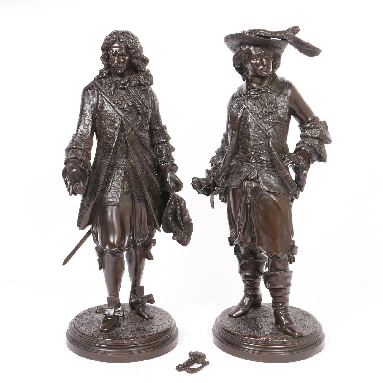 ETT PAR BRONS CAVALIERS (2).