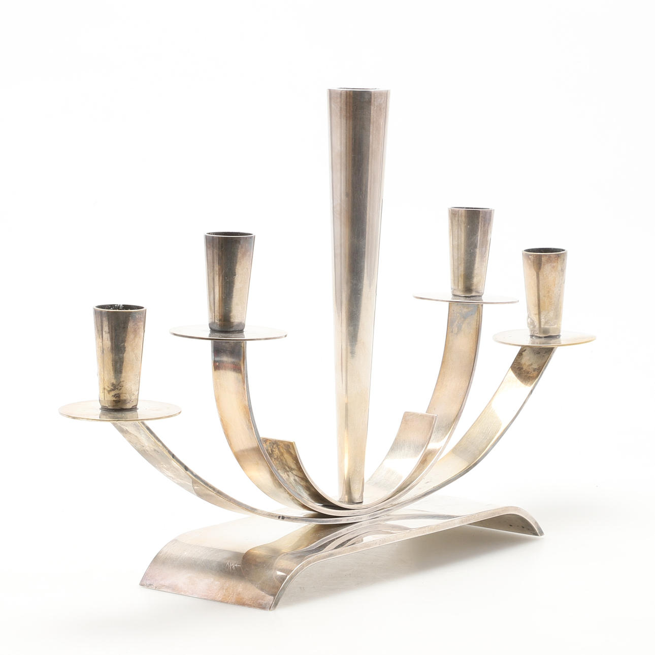 Kynttelikkö, nikkelihopeaa, Ystad-metalli.