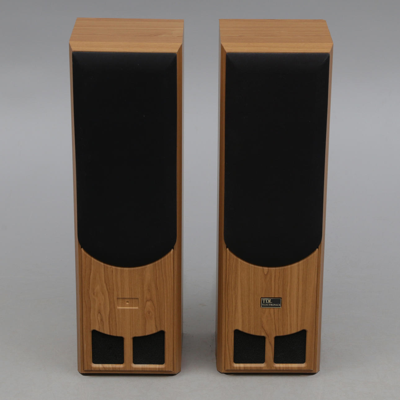 STANDLAUTSPRECHER, 2 Stück, modern.