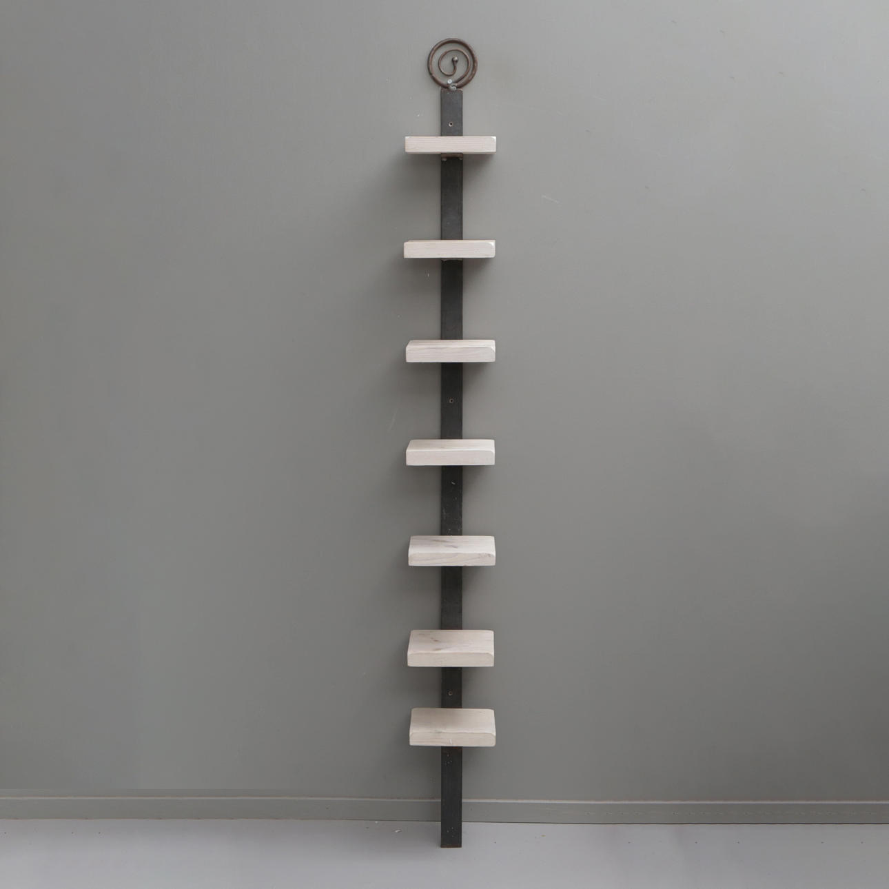 WANDREGAL, Holz/Eisen, modern.