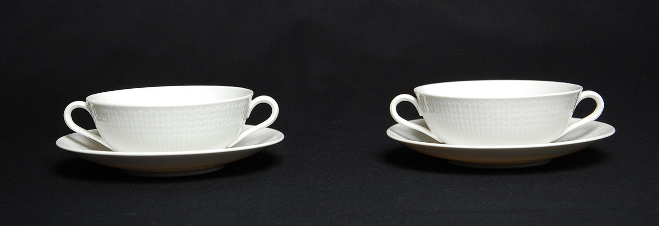 BULJONGKOPPAR, 26 delar porslin Swedish Grace.