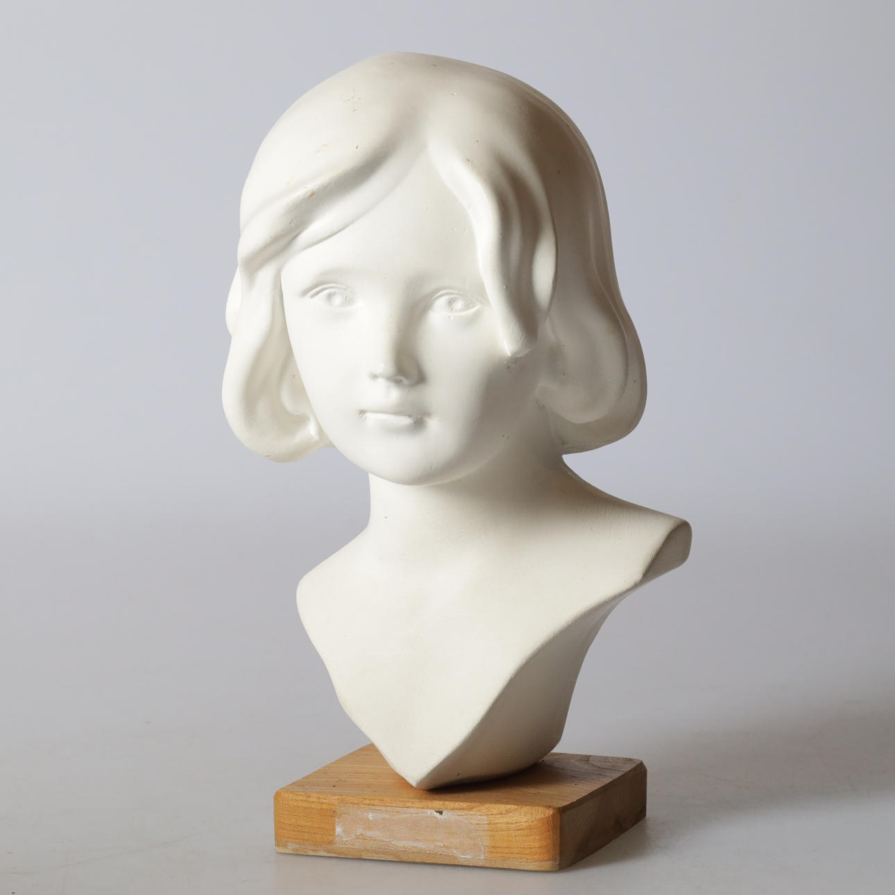 Eine Gipsbüste, 20. Jahrhundert.