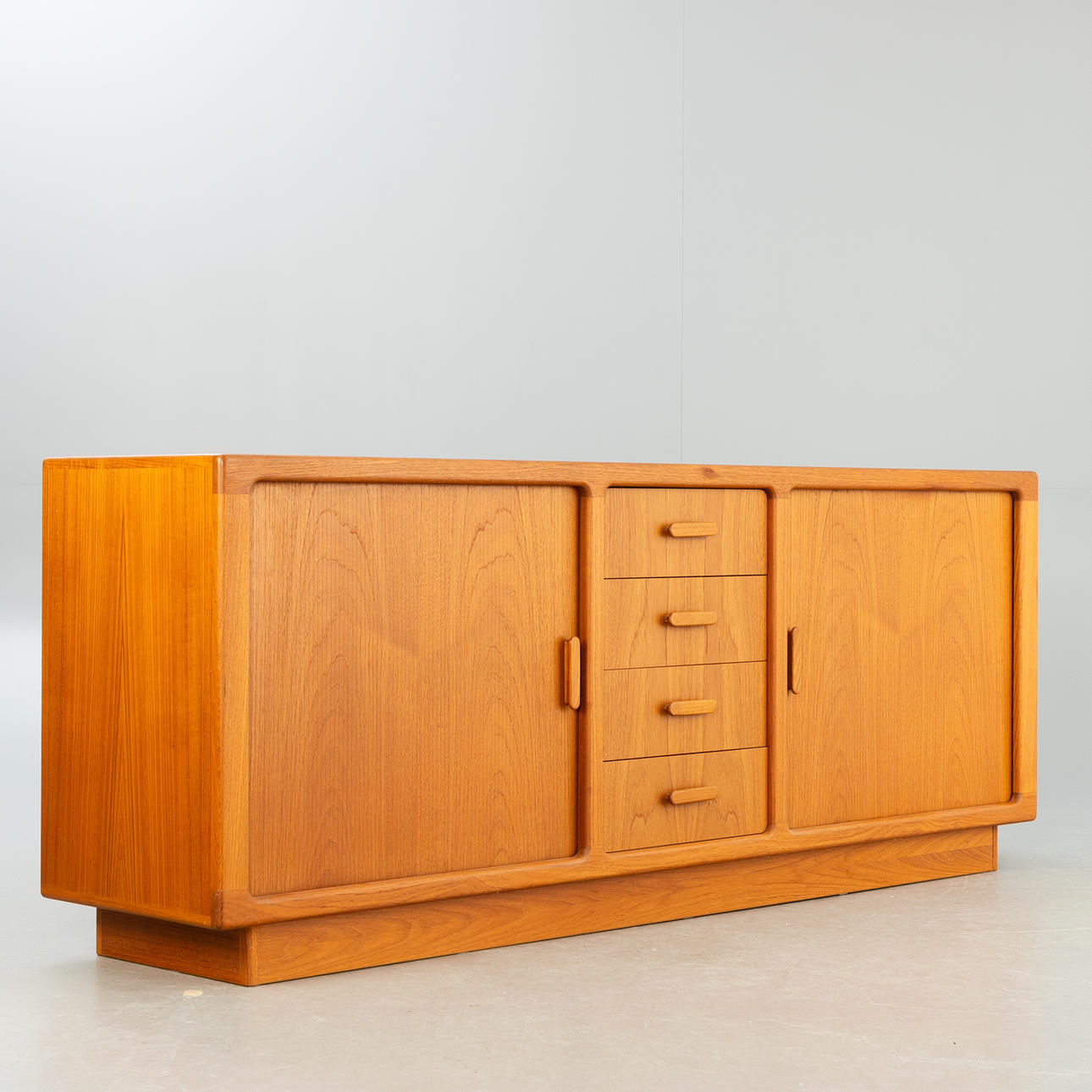 Silkeborg Skænk af teaktræ.