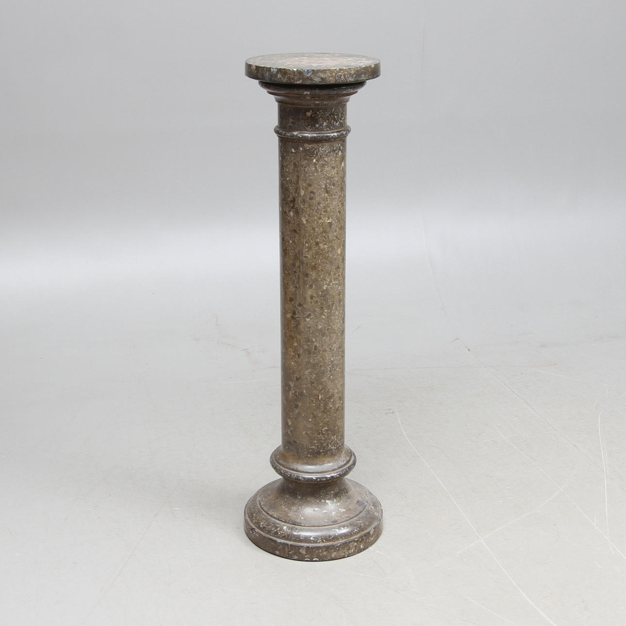 PIEDESTAL, stenmassa, 18/1900-tal.