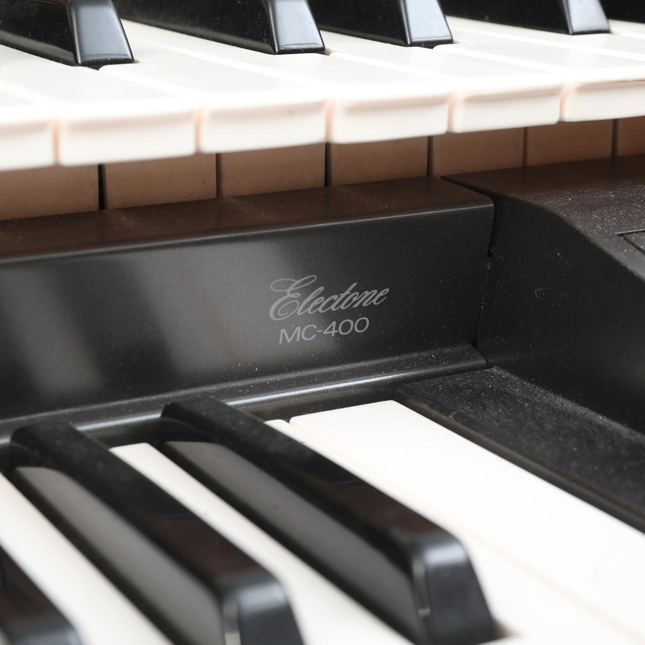 ELORGAN, Yamaha Electone MC- 400, with pallet. Collectables