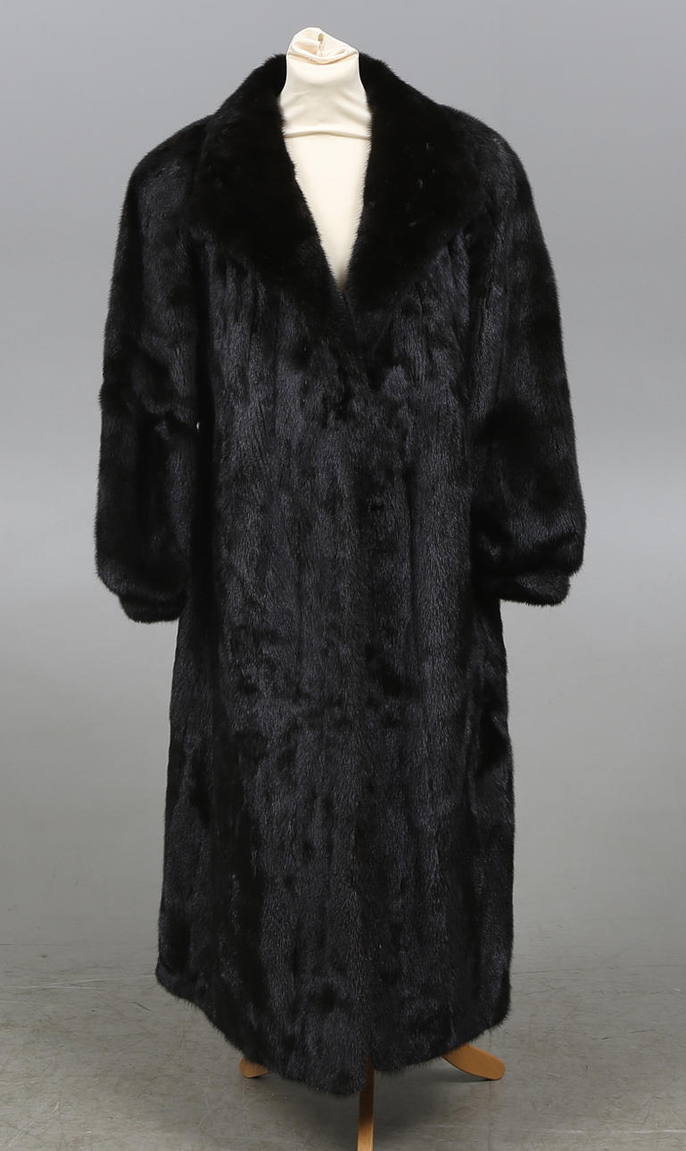 PÄLS, Saga Mink. Cirka storlek 42/44.