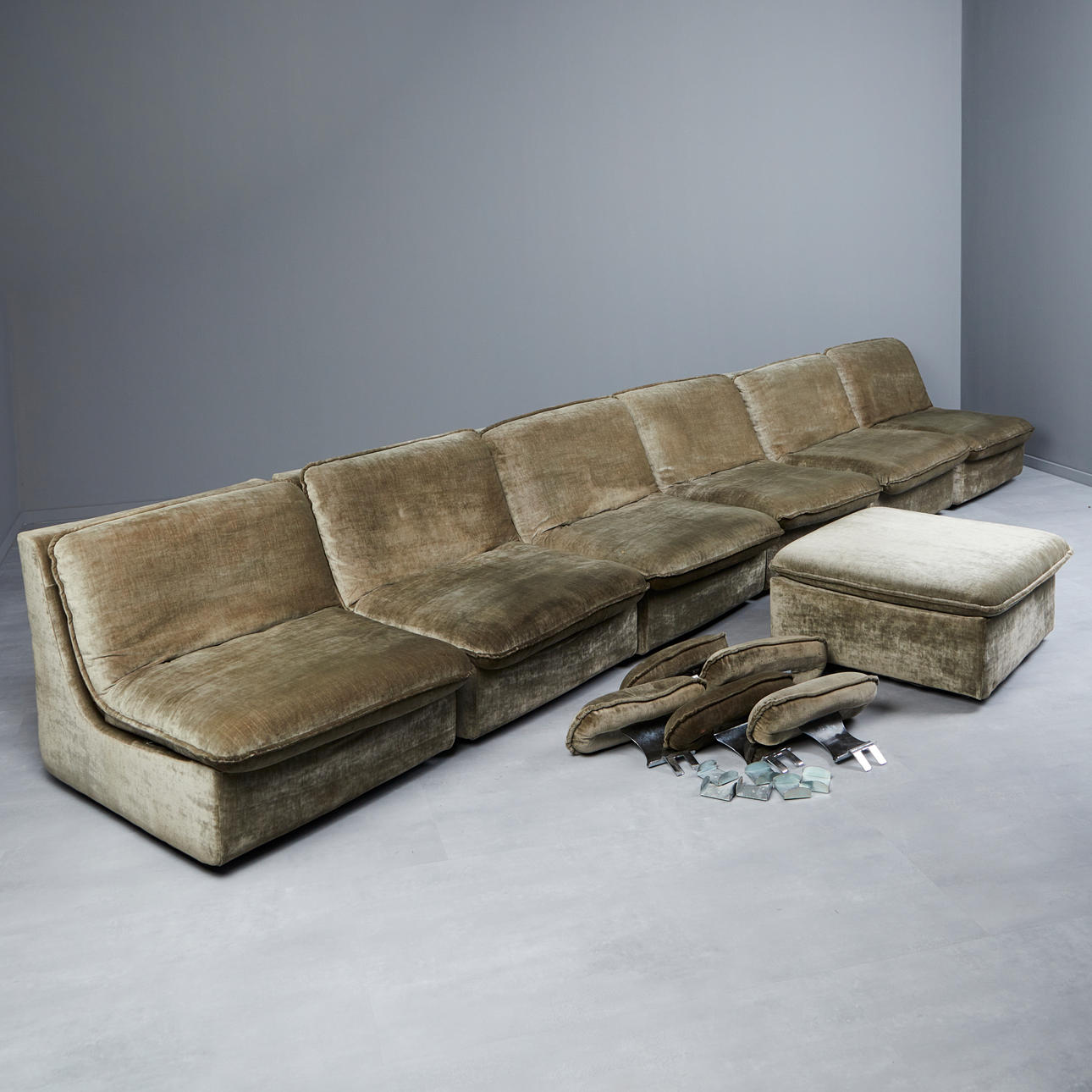 sjudelad modulsoffa/soffa, sammet, 1970-tal (7).