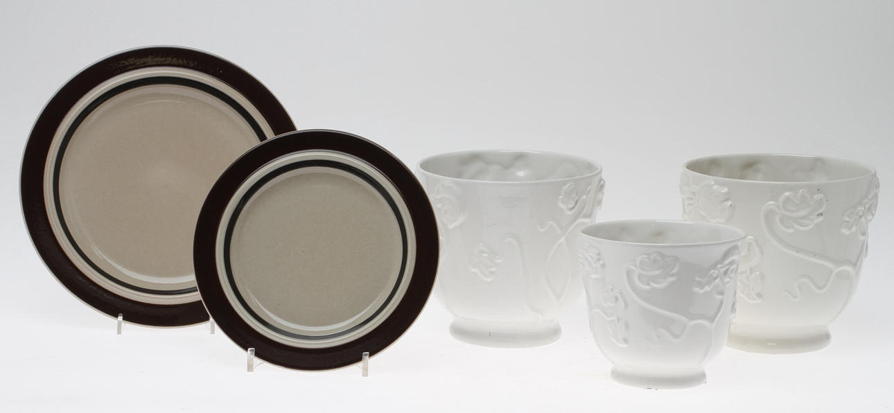 MATSERVISDELAR, 24 delar, "Ruija" Arabia samt YTTERFODER 2 + 1 st "Millesgården" Gustavsberg.